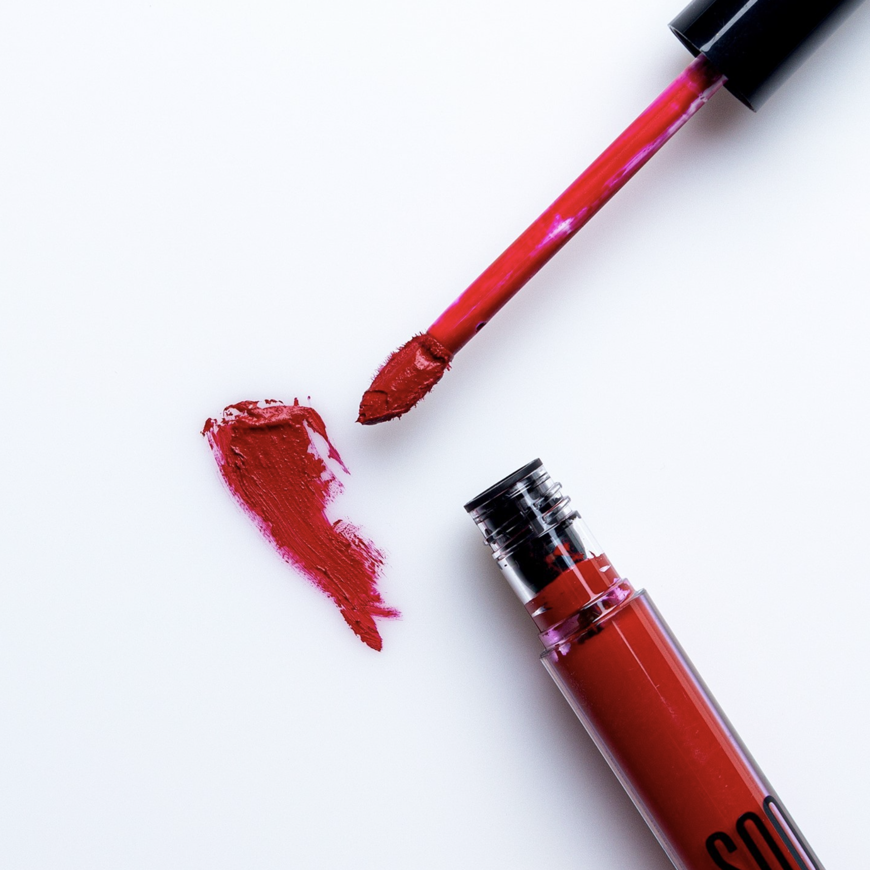 Red lip paint swatch